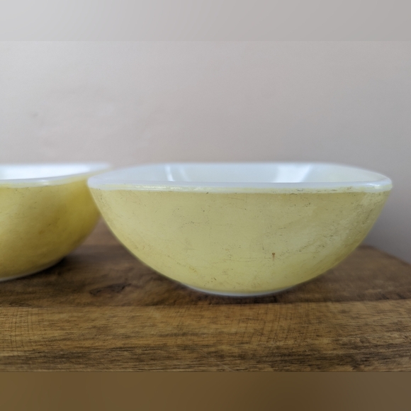 VINTAGE Pyrex 410 Square Hostess Bowl, 12 Ounces, Primary Yellow (Set of 2) - Picture 10 of 13